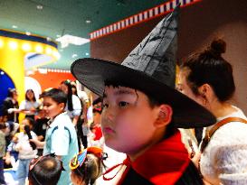 A Parent-child Halloween Party in Yichang