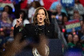 Kamala Harris holds get out the vote rally in Harrisburg, PA