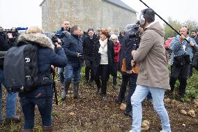 Annie Genevard visits a farm - Morigny-Champigny