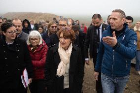 Annie Genevard visits a farm - Morigny-Champigny