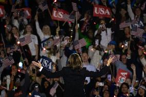 Kamala Harris delivers “closing argument” at  rally in Washington, DC