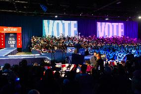 Kamala Harris holds get out the vote rally in Harrisburg, PA