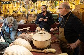 The Naples Of Artisans And Gastronomy