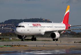 Barcelona airport aircraft on the runway