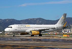 Barcelona airport aircraft on the runway