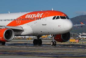 Barcelona airport aircraft on the runway