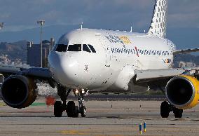 Barcelona airport aircraft on the runway