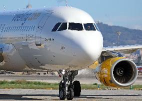 Barcelona airport aircraft on the runway