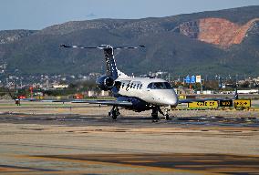 Barcelona airport aircraft on the runway