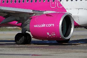 Barcelona airport aircraft on the runway