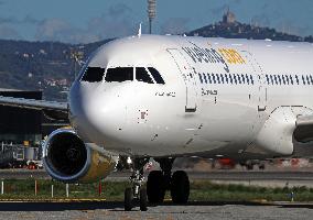 Barcelona airport aircraft on the runway