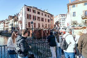 Building Caught Fire In The Old Town, 1 Victim Reported - Annecy