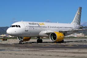 Barcelona airport aircraft on the runway