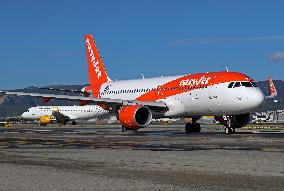 Barcelona airport aircraft on the runway