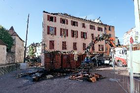 Building Caught Fire In The Old Town, 1 Victim Reported - Annecy