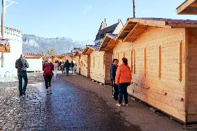 The First Christmas Markets Are Set Up - Annecy