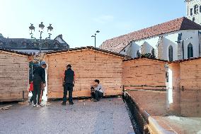 The First Christmas Markets Are Set Up - Annecy