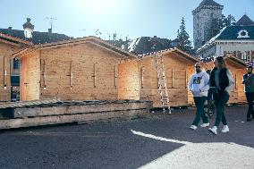 The First Christmas Markets Are Set Up - Annecy