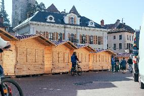 The First Christmas Markets Are Set Up - Annecy