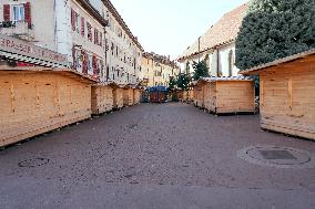 The First Christmas Markets Are Set Up - Annecy