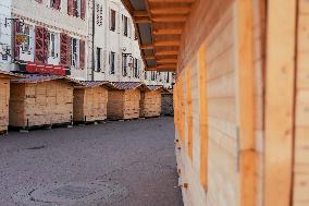 The First Christmas Markets Are Set Up - Annecy