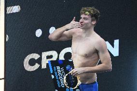 Leon Marchand Breaks Ryan Lochte World Record - Singapore