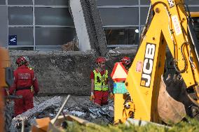 At Least 14 Killed After Railway Station Roof Collapses - Serbia