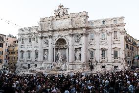 Trevi Fountain, Coin-throwing Pool Installed During Restoration Work