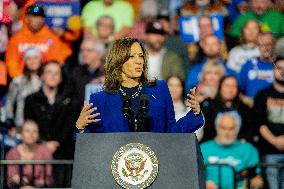 Kamala Harris Campaigns In Reno - Nevada