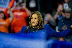 Kamala Harris Campaigns In Reno - Nevada