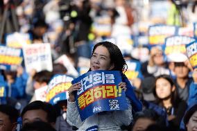 Democratic Party 300,000 People Rally To Demand Special Investigation Of First Lady Kim Keon-hee