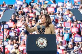 Kamala Harris Rallies In Atlanta - Georgia