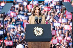 Kamala Harris Rallies In Atlanta - Georgia