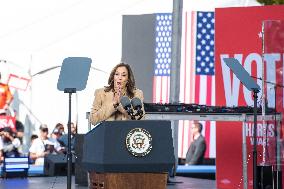 Kamala Harris Rallies In Atlanta - Georgia