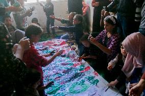 Musicians And Volunteers Perform Classroom - Gaza