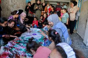 Musicians And Volunteers Perform Classroom - Gaza