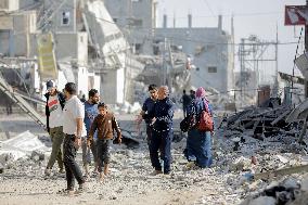 Displaced Palestinians Flee Bombings - Gaza