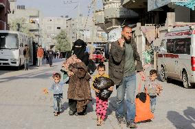 Displaced Palestinians Flee Bombings - Gaza