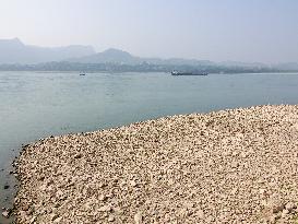 Low Water in The Yangtze River