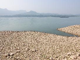 Low Water in The Yangtze River