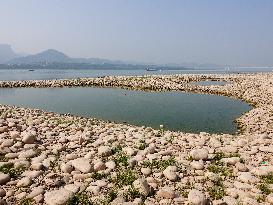 Low Water in The Yangtze River