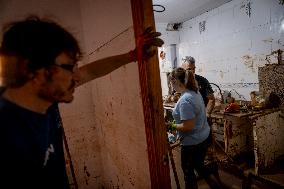 Volunteers In Valencia Floods