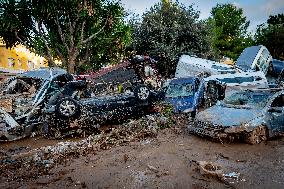 Volunteers In Valencia Floods