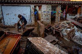 Volunteers In Valencia Floods