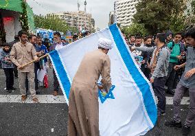 Iranians Burn U.S. And Israeli Flags In Tehran