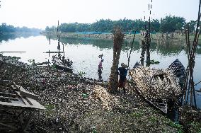 Fish In The Jalangi River Has Decreased Due To Pollution