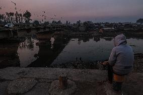 Daily Life In Kashmir