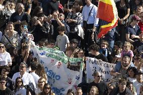 Pope Francis Delivers Angelus Prayer - Vatican