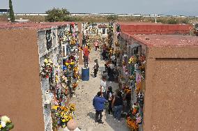 Day Of The Dead Graves Decorations