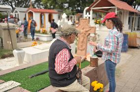 Day Of The Dead Graves Decorations